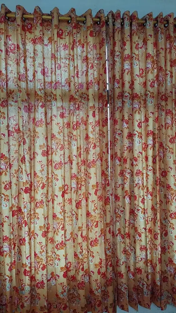 Korden Bunga-bunga Lebar Kusen 190 x 250 cm (Bekas)