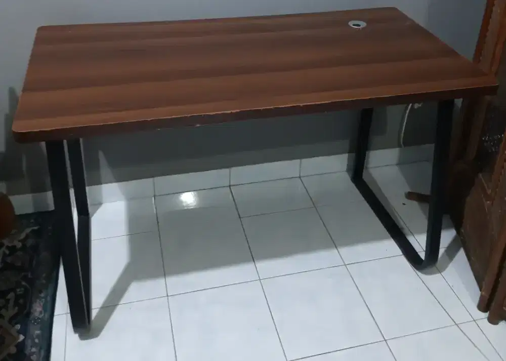 Meja belajar, kerja, komputer