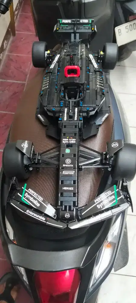 Leg0 Brick F1 Mer-Cedes AMG (Perfected)