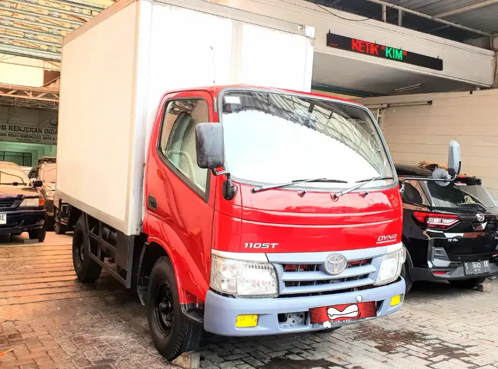 Truk Dyna Engkel Box Jumbo 110 ST PS 2013/2014 No Canter 2010/2011 KIM