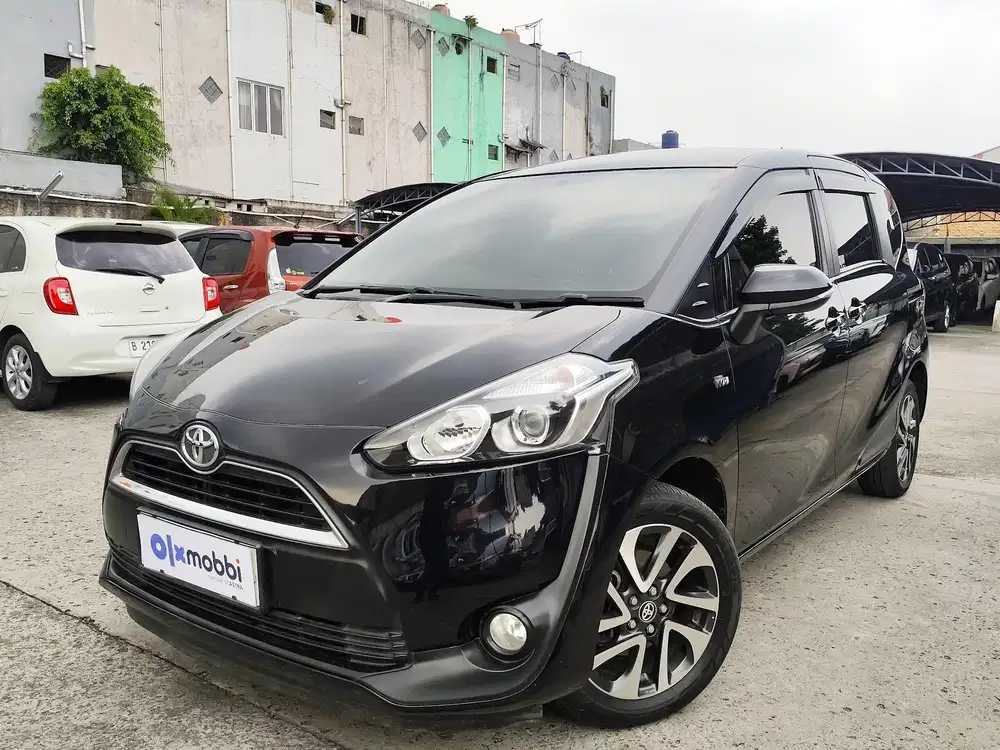 Pajak Panjang - Toyota Sienta 1.5 V Bensin-AT 2018