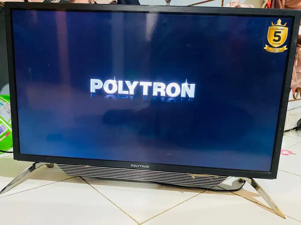 DIJUAL LCD MULUS TV POLYTRON 32 INCH NO MINUS