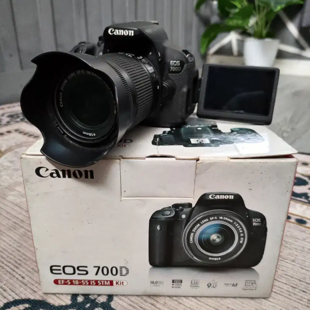 Canon eos 700D lensa kit lengkap box siap pakai