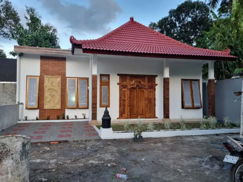 RUMAH EKSLUSIF BERNUANSA ETNIK JAWA MODERN DI BOROBUDUR, MAGELANG