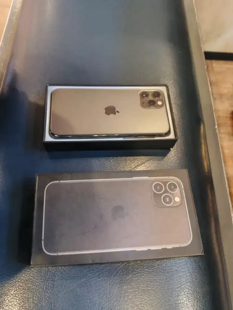 Iphone 11 pro max 256gb siap login baru