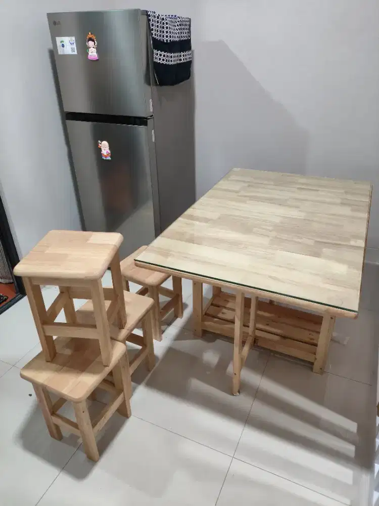 Meja Makan lipat Starlead - Foldable wood + 4 Kursi (Bekas)