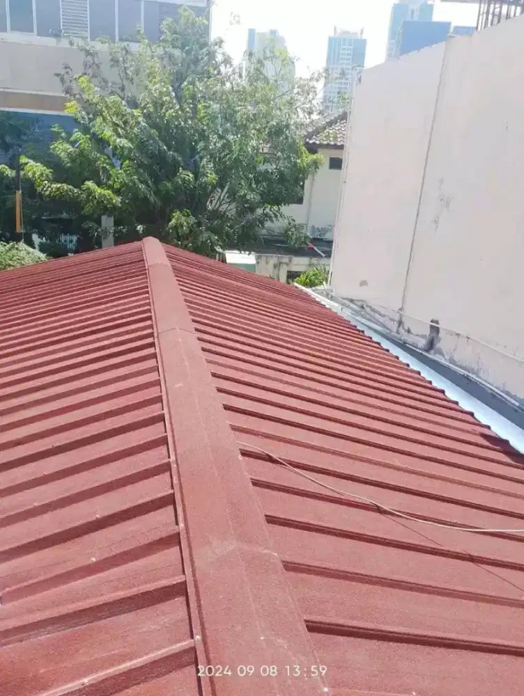 Tukang atap baja ringan