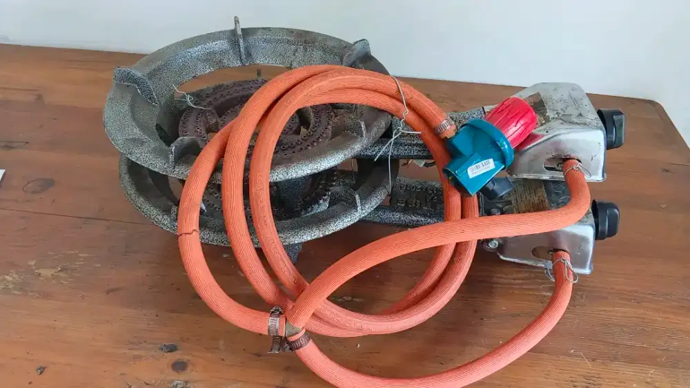 Jual Cepat! 2 Kompor Gas High Pressure Lengkap & Normal