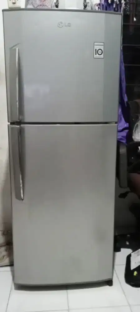 Jual kulkas 2 pintu LG kondisi bagus dingin hrg 1,2jt