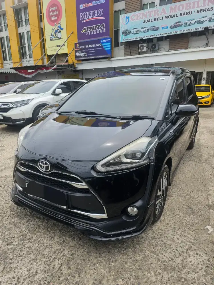 Sienta Q 1.5 matic 2016 istimewa dp 18 jt