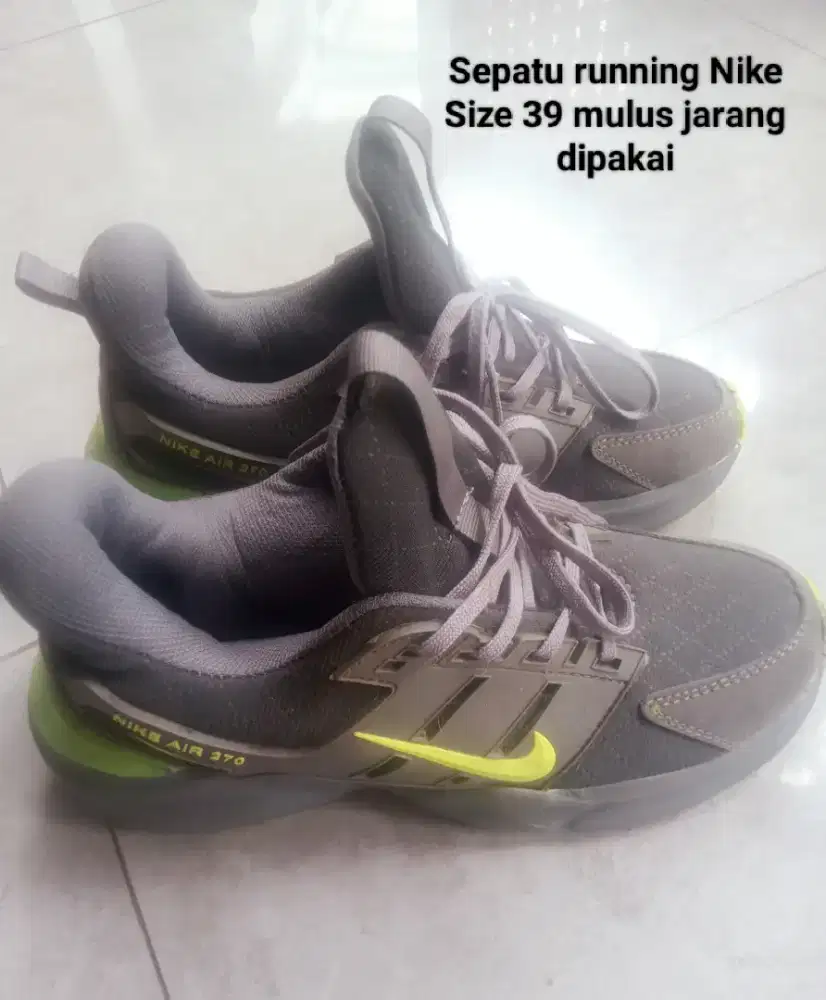 Sepatu olahraga