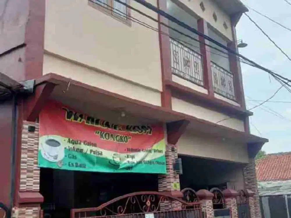 dijual rumah 2 lantai dekat jalan raya