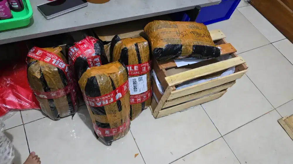 Di butuhkan untuk packaging onlineshop