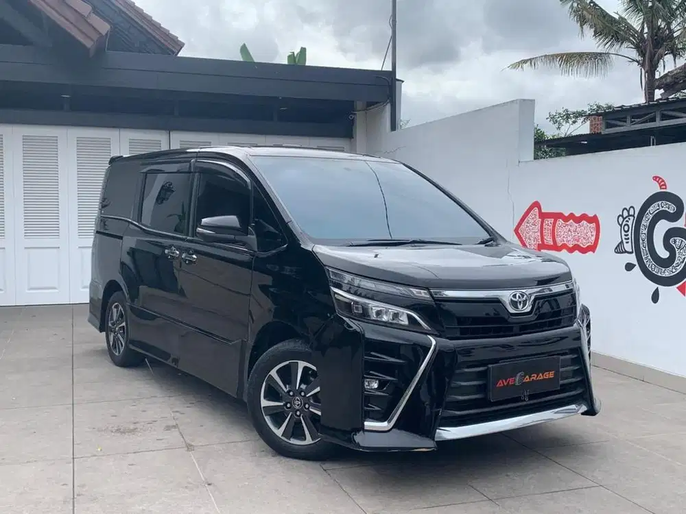 TOYOTA VOXY 2018 AT (DP 20jt)