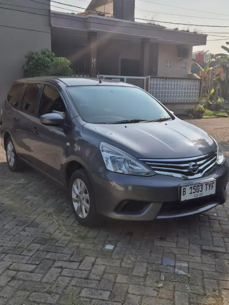 NISSAN GRAND LIVINA SV 2013