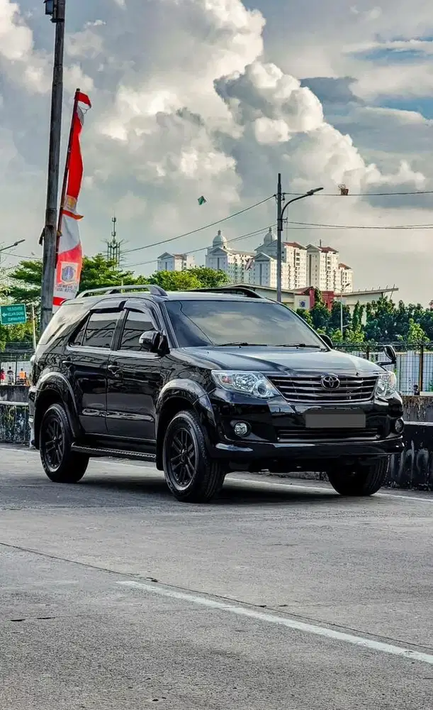 Dijual Fortuner Bensin 2.7