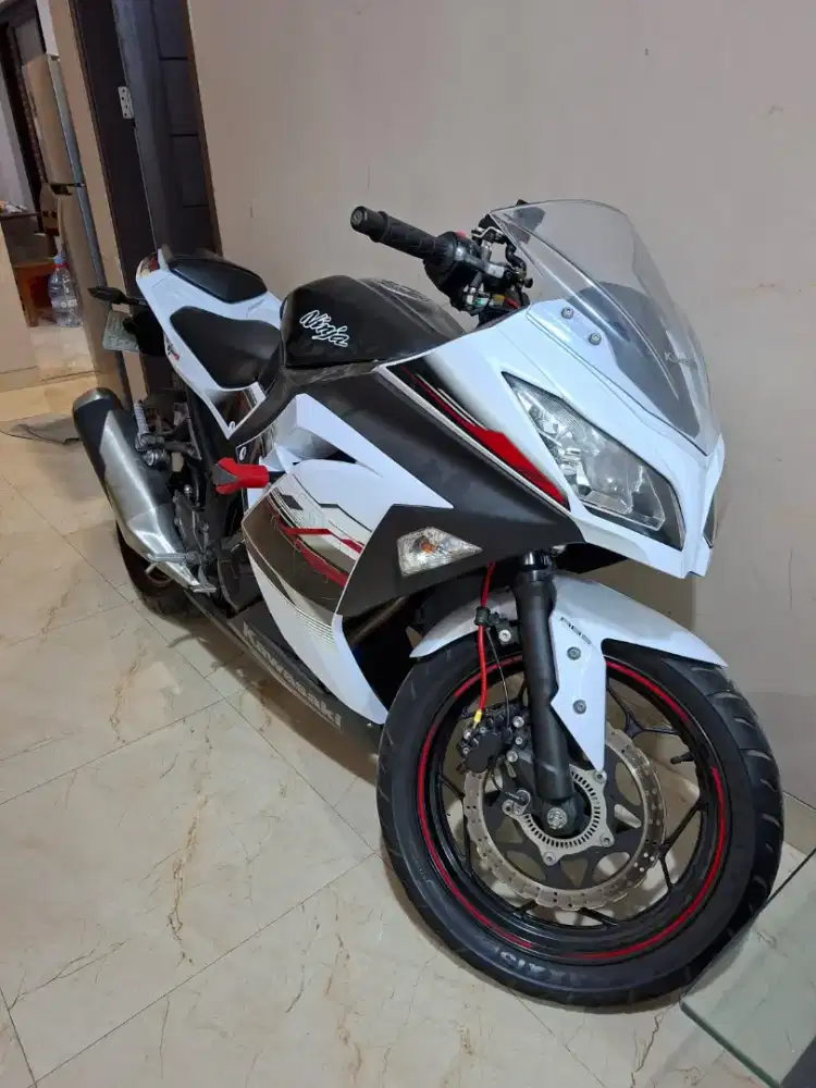 Dijual Kawasaki Ninja 250Fi ABS KM 5rb