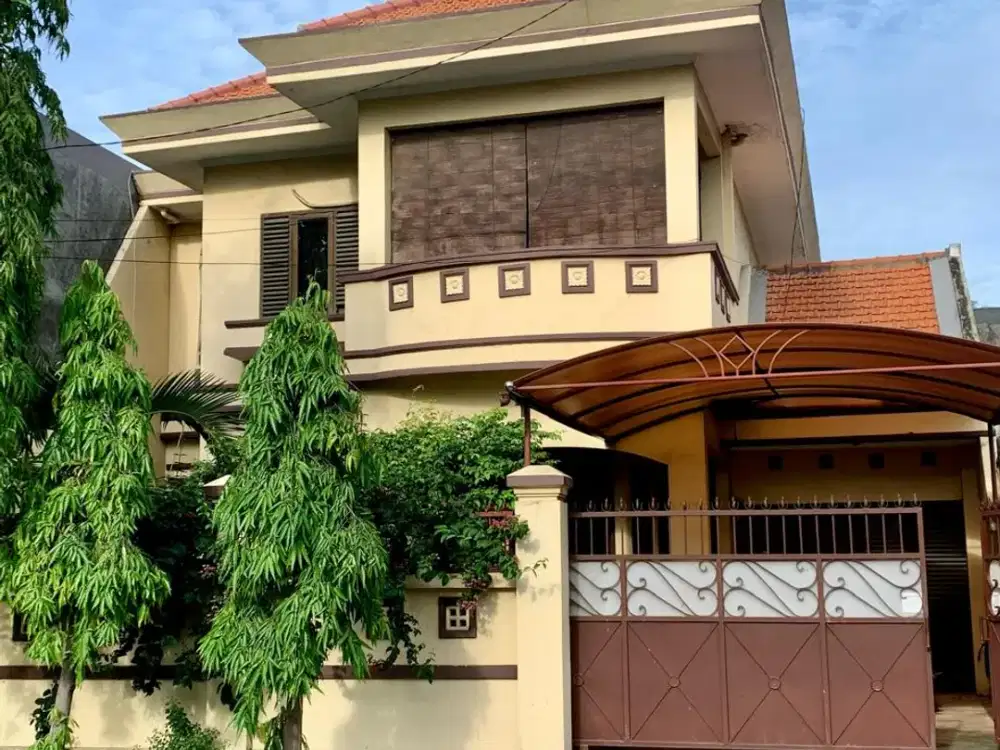 dijual rumah elveka kebonsari dekat masjid Al Akbar