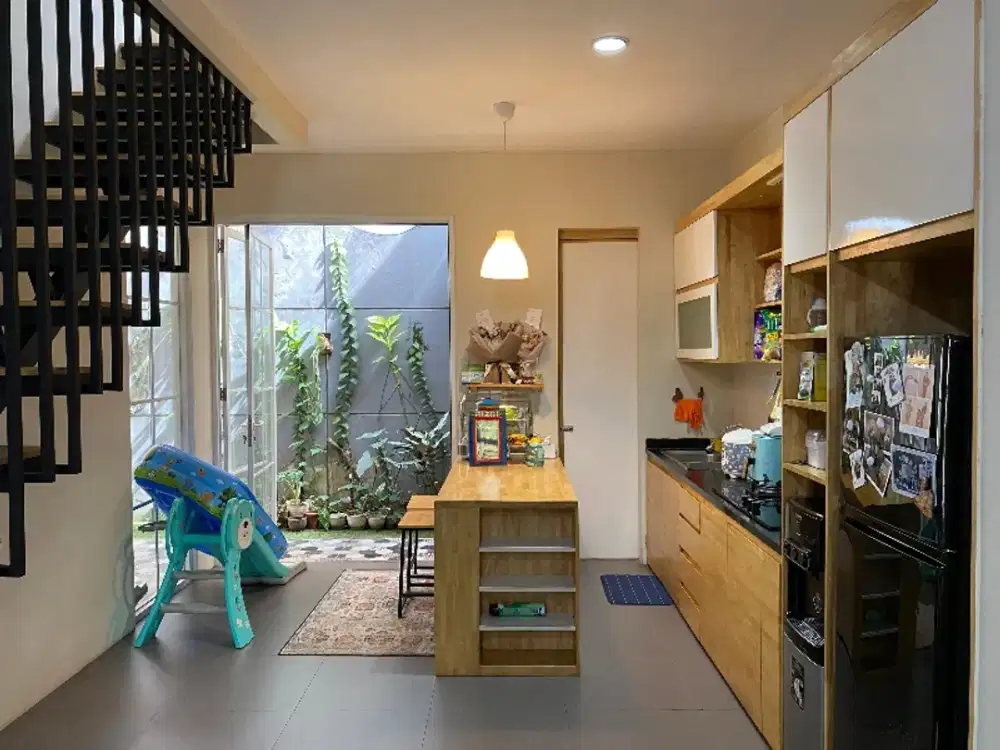 Rumah Cantik nyaman  Taman Cryshant BSD