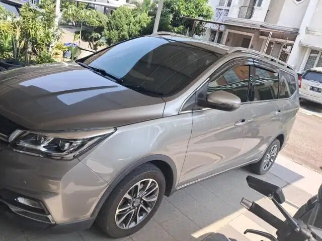 Pajak Panjang - Wuling Cortez 1.5 T Lux+ Bensin-AT 2019