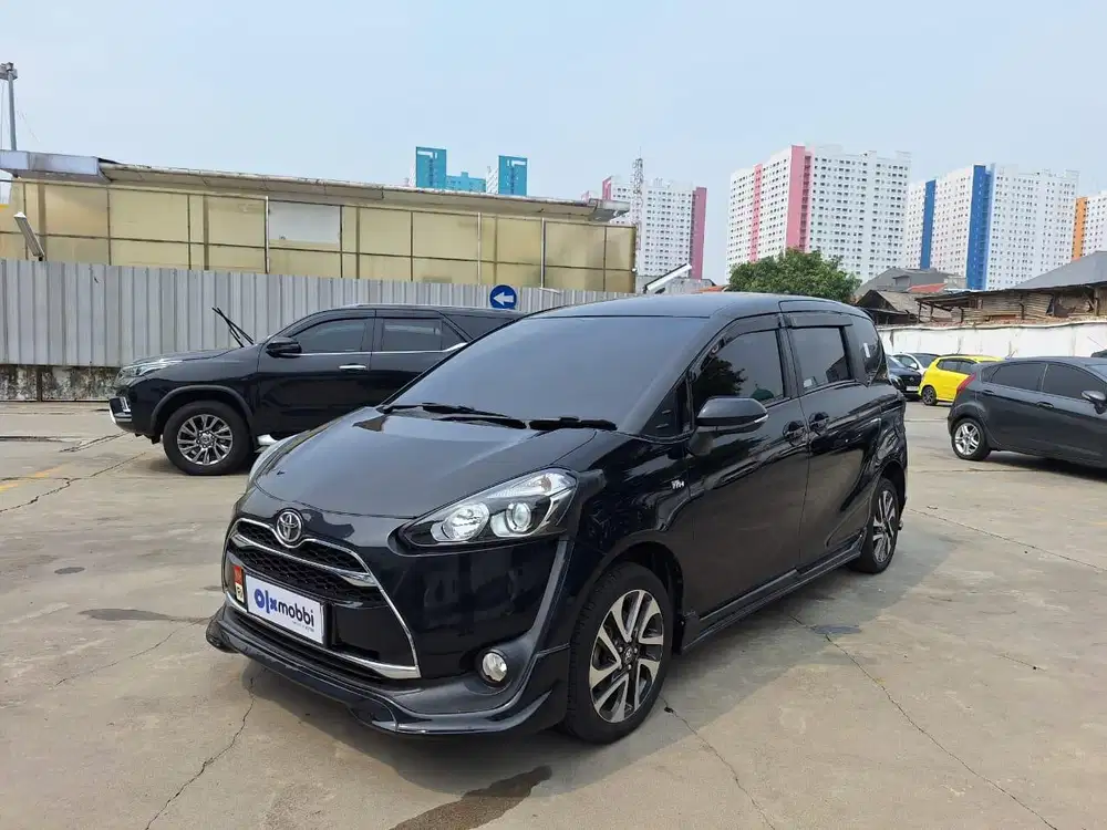 Pajak Panjang - Toyota Sienta 1.5 V Bensin-AT 2017