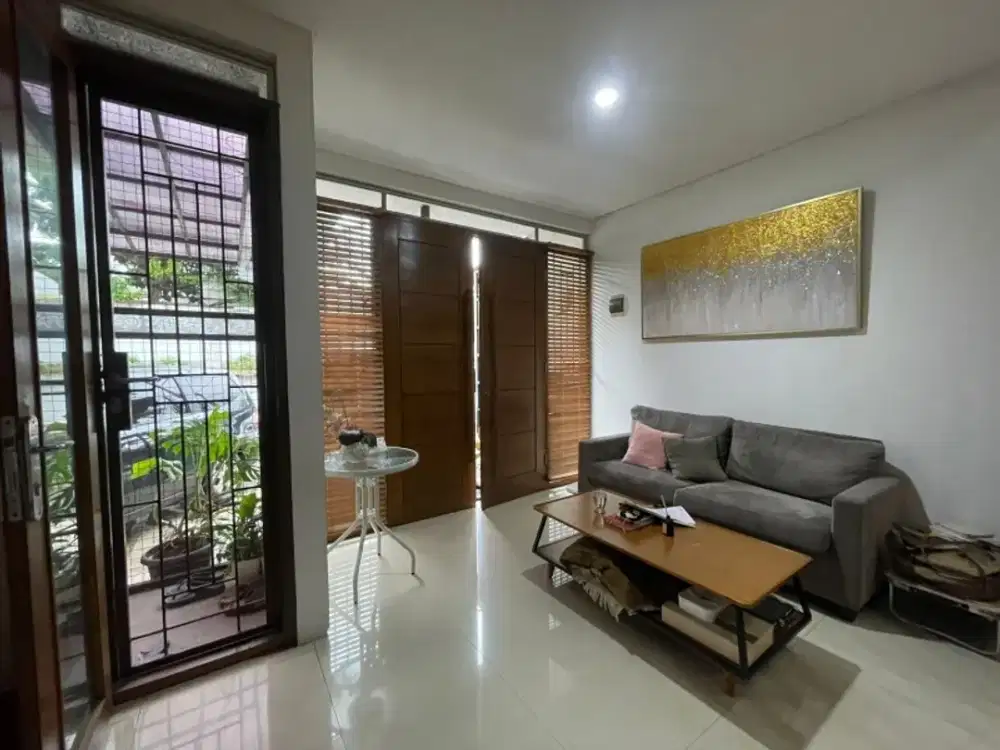 Rumah Cantik Nyaman Asri di cluster Area Ciputat