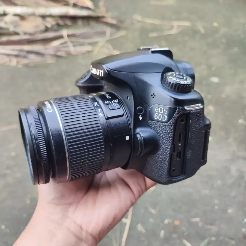 Kamera dslr canon eos 60d semi pro lensa 18-55mm f3.5 bergaransi toko