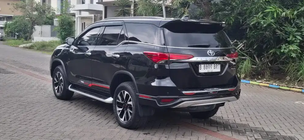 Termurah VRZ 2.4 TRD Sportivo Diesel Matic 2018 di Sidoarjo