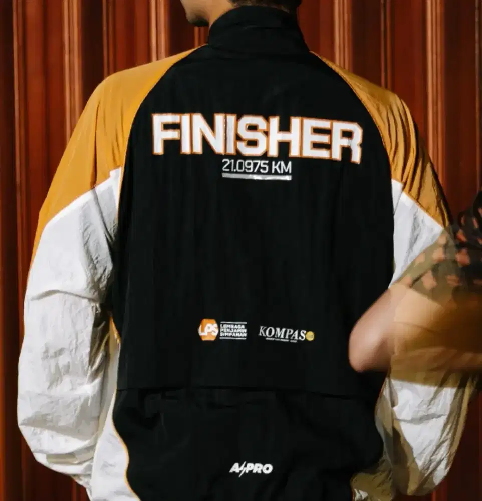 Jaket Finisher LPS Half Marathon 2025