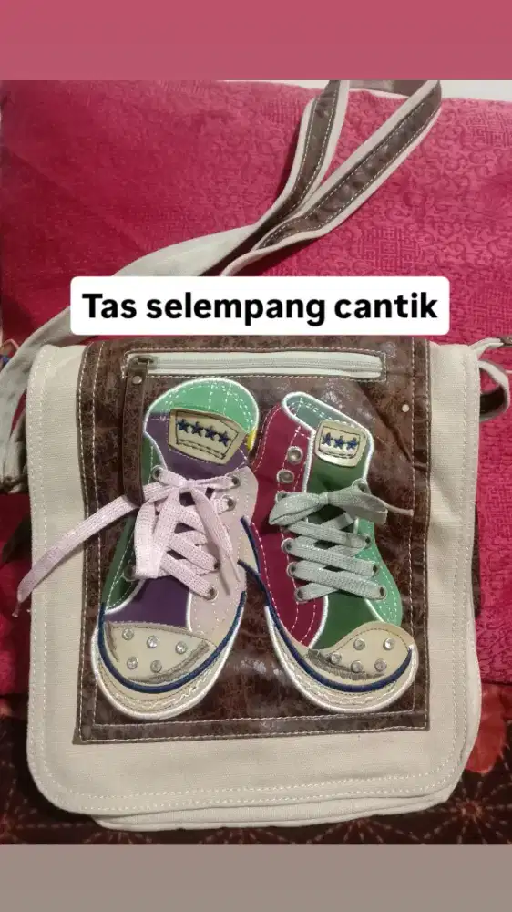 Tas selempang wanita
