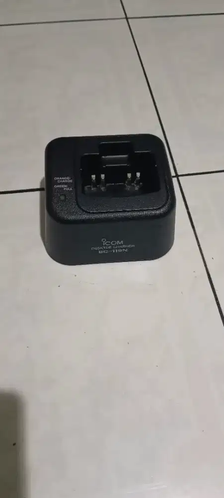 Desktop charger ICOM BC-119N