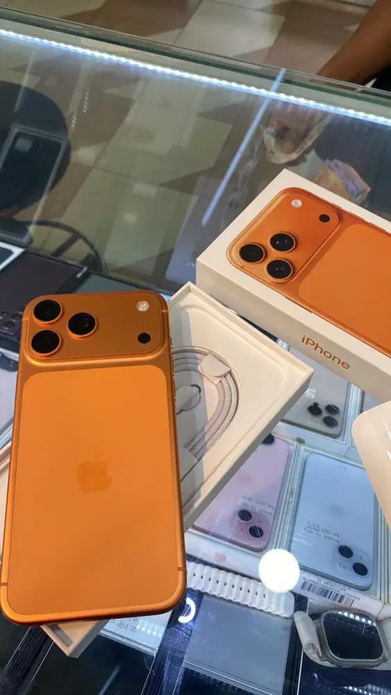 Iphone 17 promax 256 orange