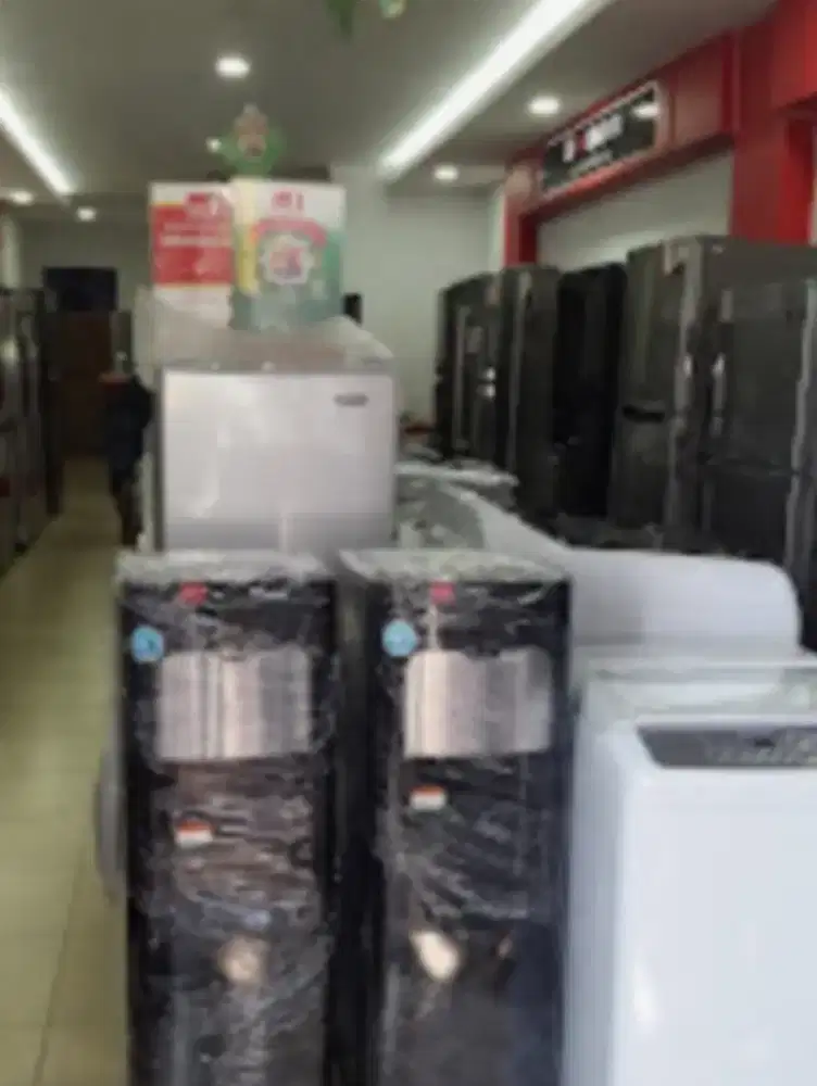 Loker wanita di toko elektronik