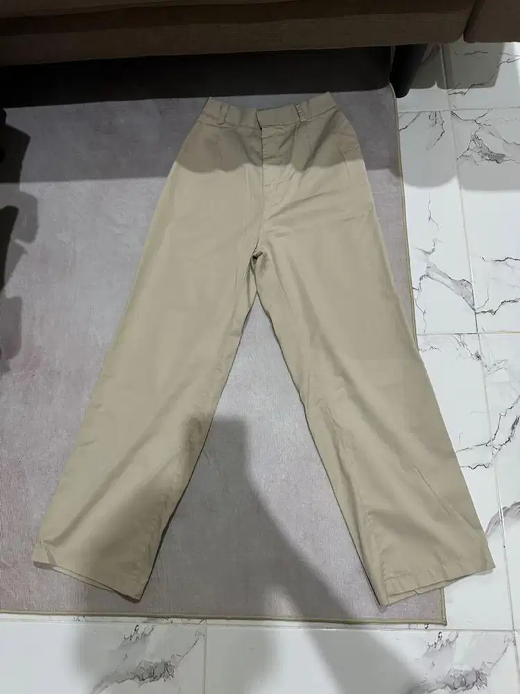 Celana panjang lebar beige