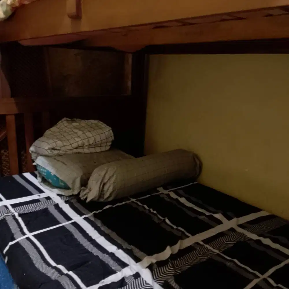 Tempat tidur minimalis JATI 2 Tingkat