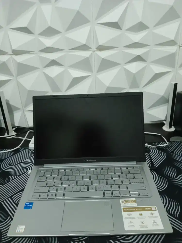 Asus VivoBook X1404VA