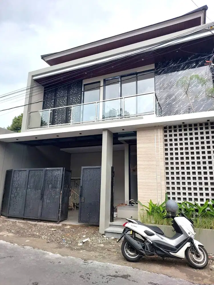 Rumah Mewah Bonus Furniture di Purwomartani
