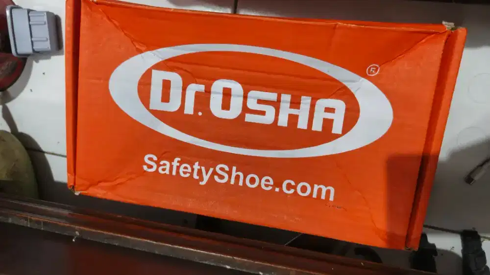 Sepatu dr. Osha