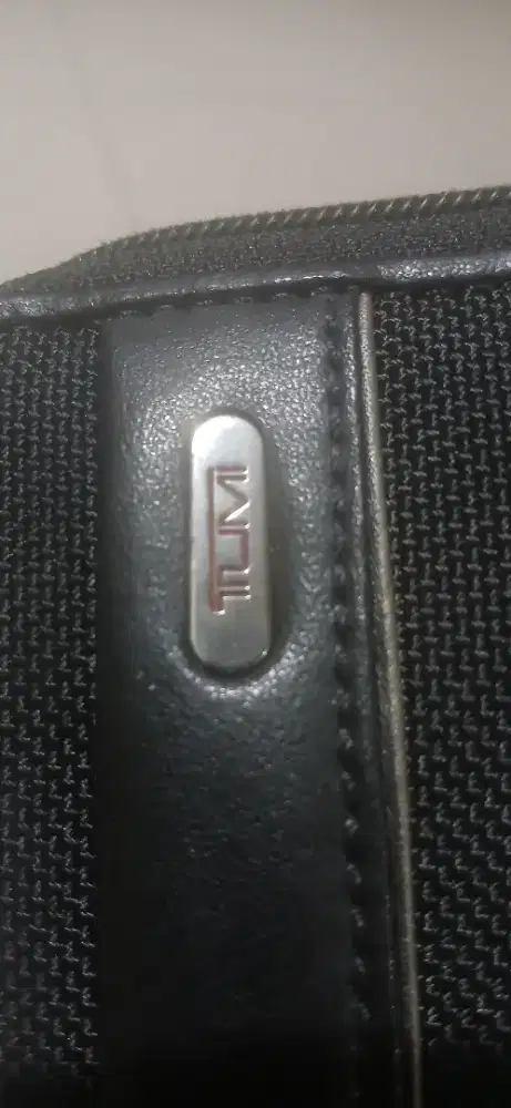 OBRALL !! TUMI tas/dompet pria wanita...murah aj sleting bgus & ori