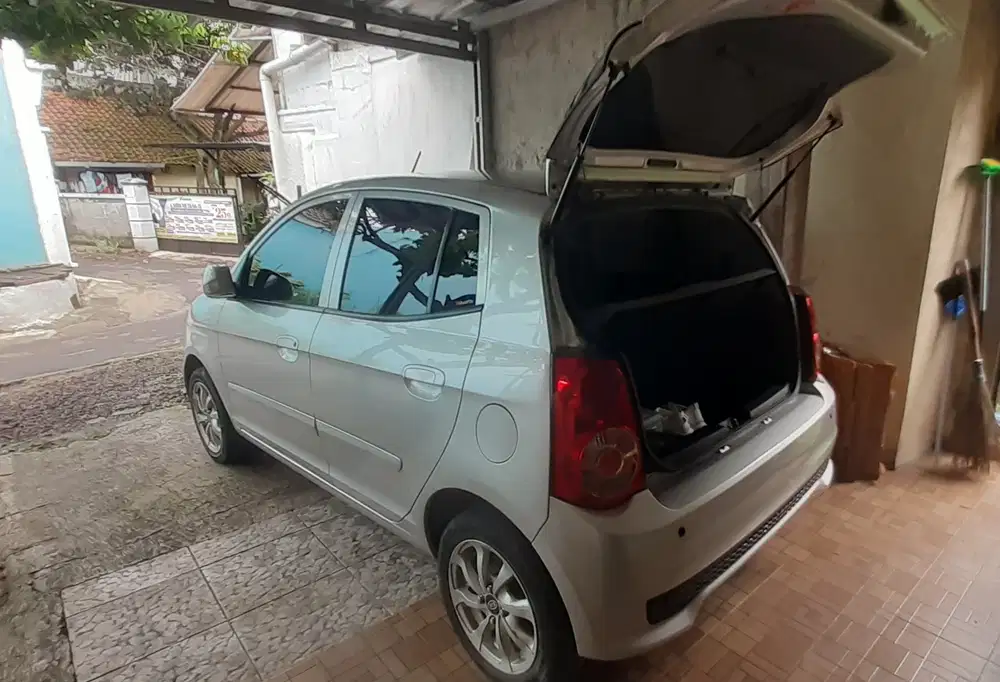 Kia Picanto 2011 Bensin