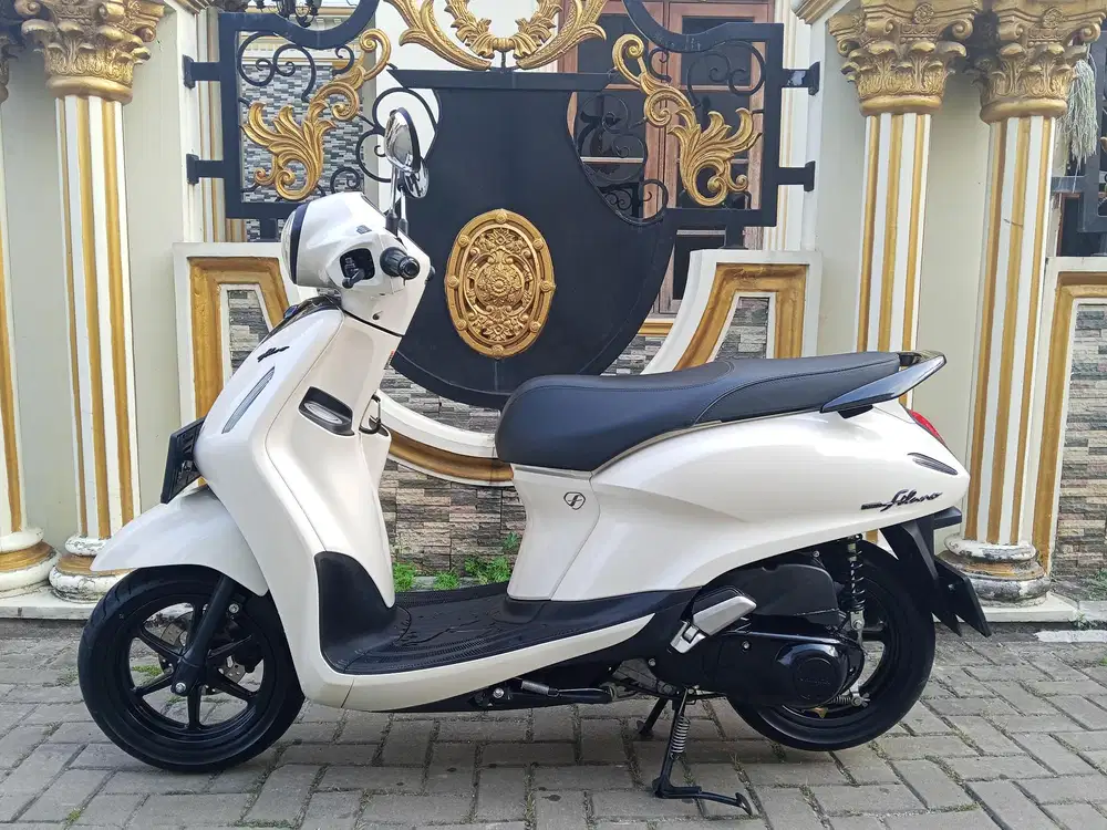 Yamaha new grand Filano hybrid 2023 seperti baru