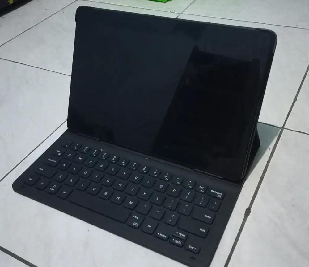 Samsung tab a9+ 5g 8/128 (case+pen universal+book cover keyboard ori)