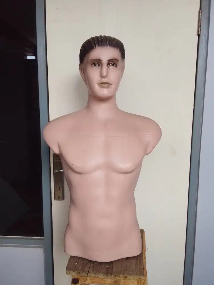 Patung Manekin Setengah Badan