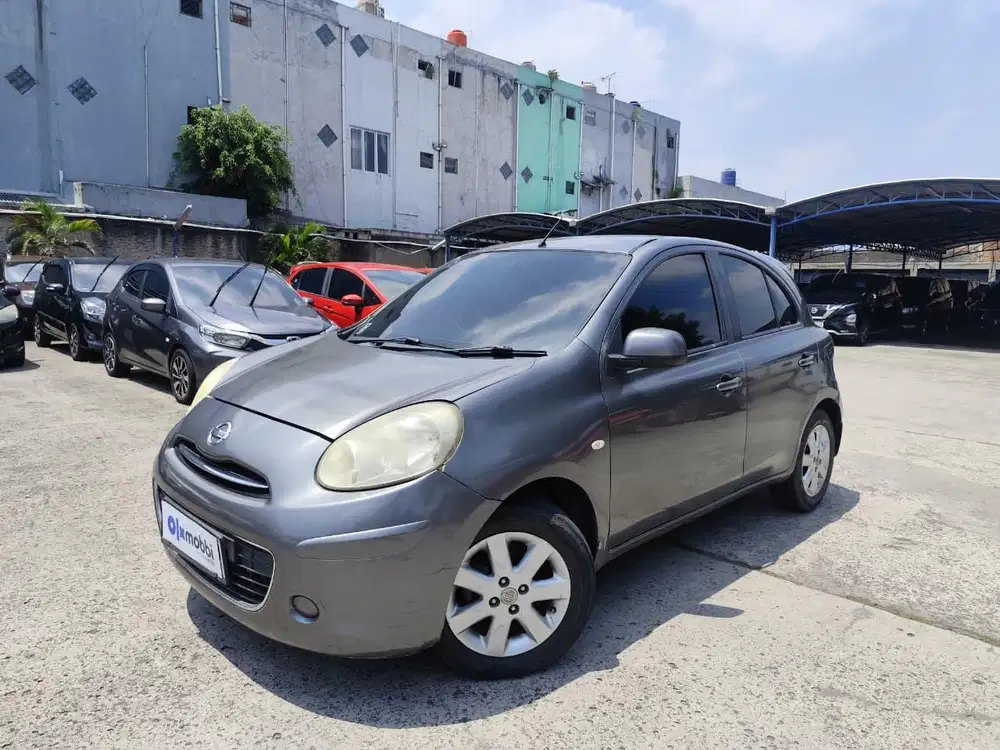DP MURAH - Nissan March 1.2 L Bensin-AT 2013