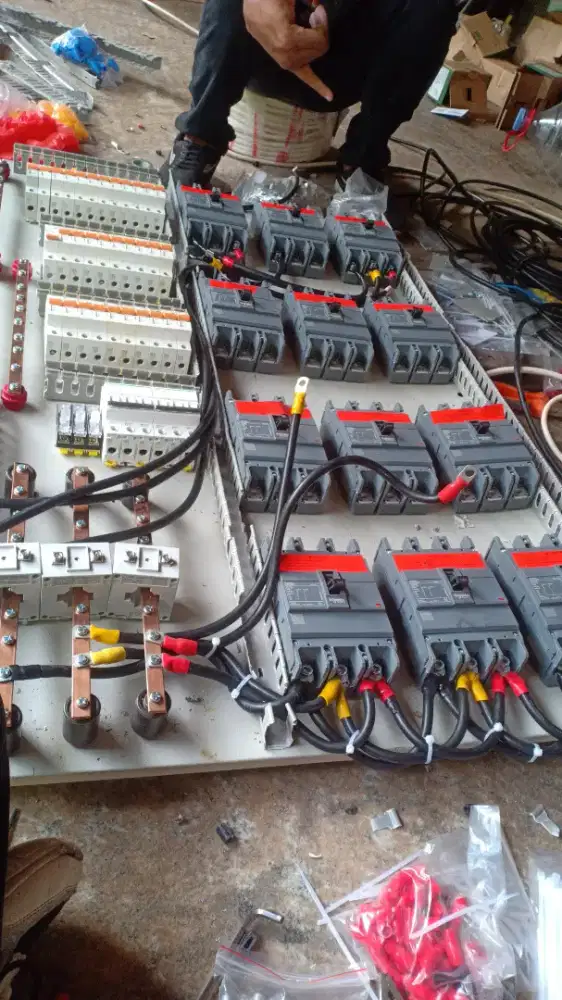 Tukang listrik terdekat