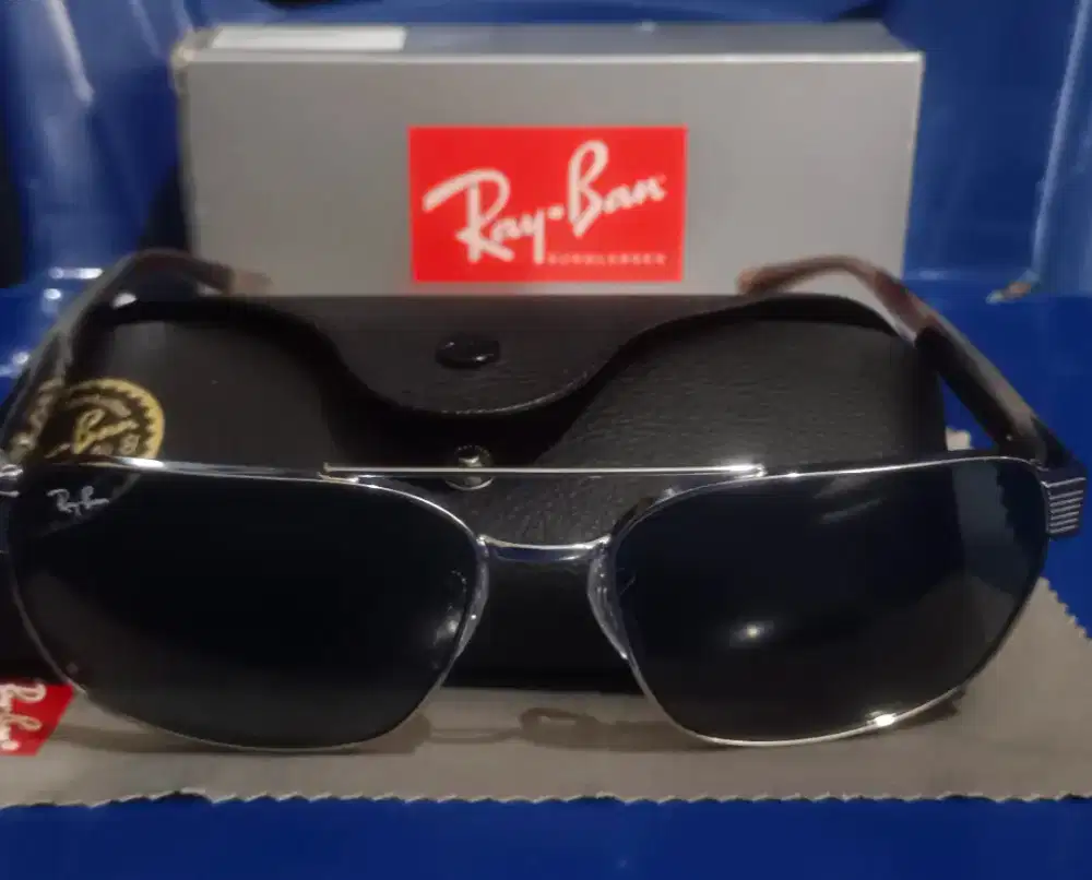 Di jual cepat kacamata pria Ray-Ban Original