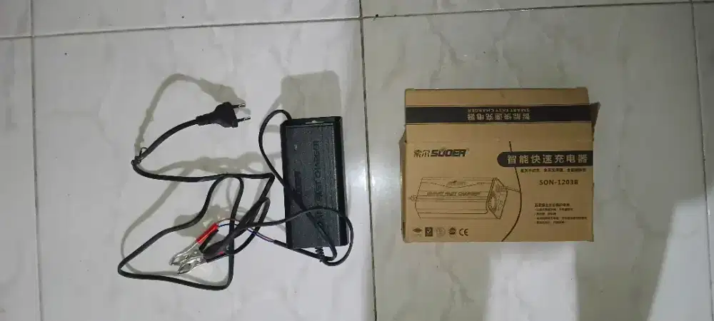 Charger aki motor mobil