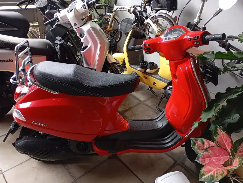 Vespa Lx i-get 125 very low km