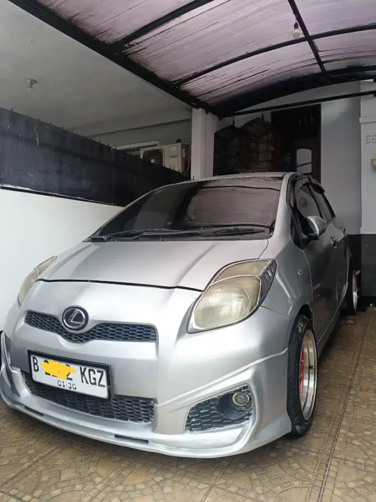 Toyota Yaris E MT 2012