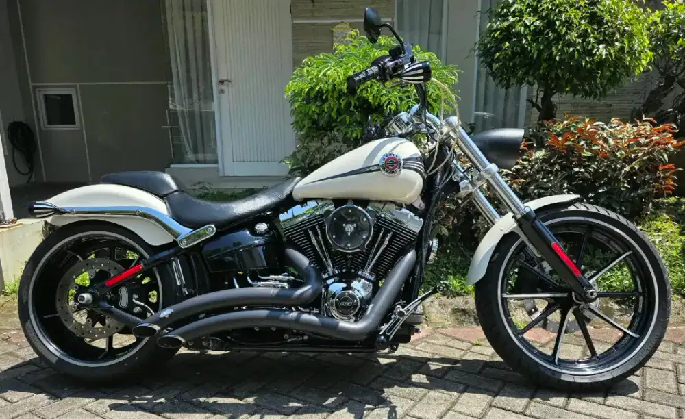 Harley Davidson Breakout -ABS 2014